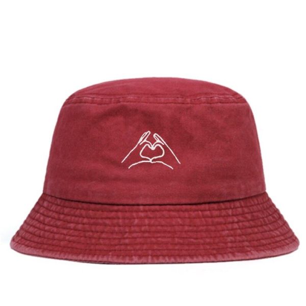 bob en jean cœur avec les doigts